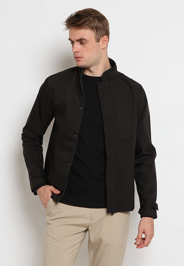 Lightweight jacket