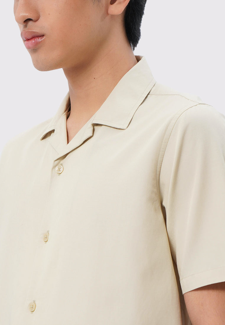 Relaxed Fit Short Sleeve Resort Shirt Beige