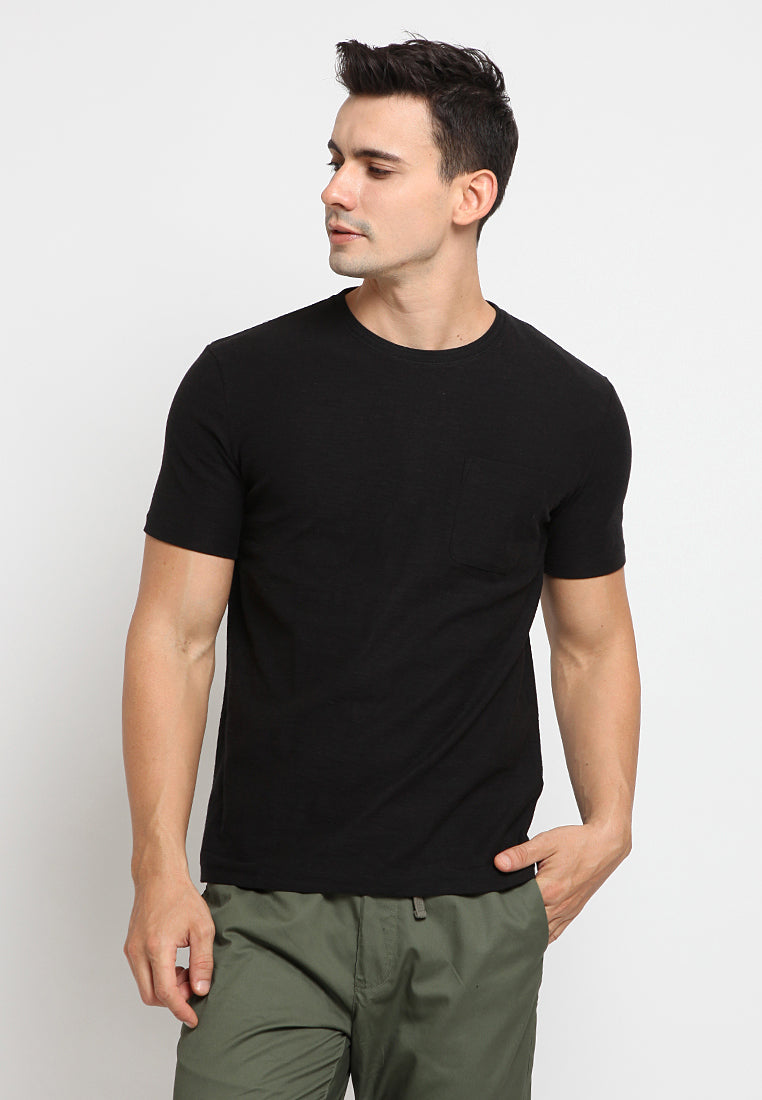 basic pocket t-shirt