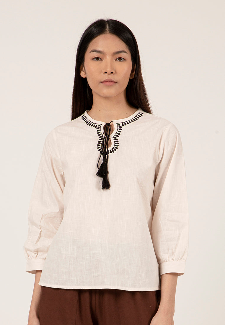 Loose Embroidery Blouse