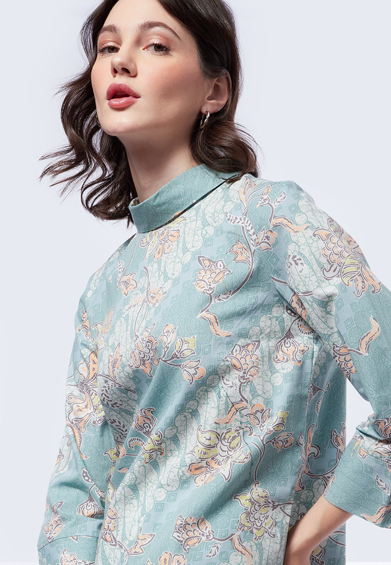 Folded Collar Long Sleeve Batik Top