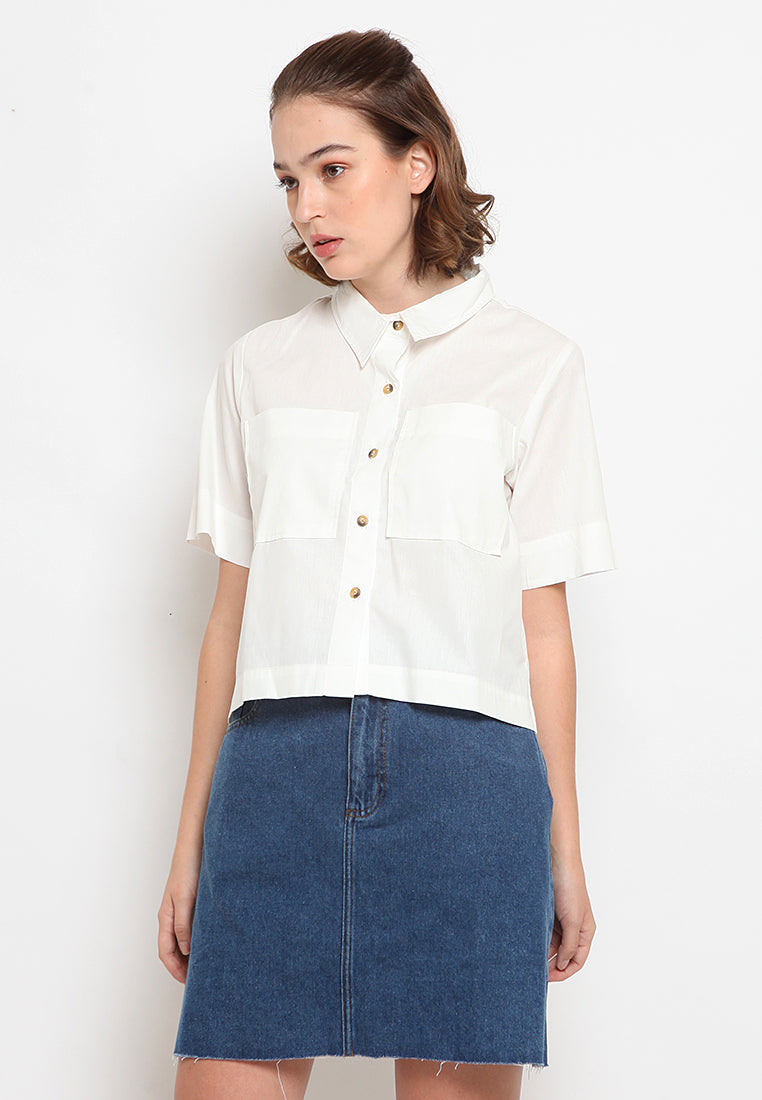Crop shirt with pocket