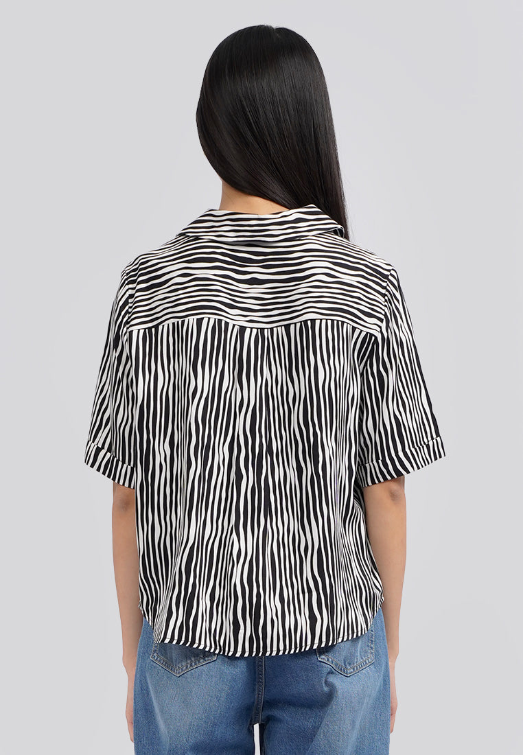 Animal Printed Short Sleeve Blouse Black