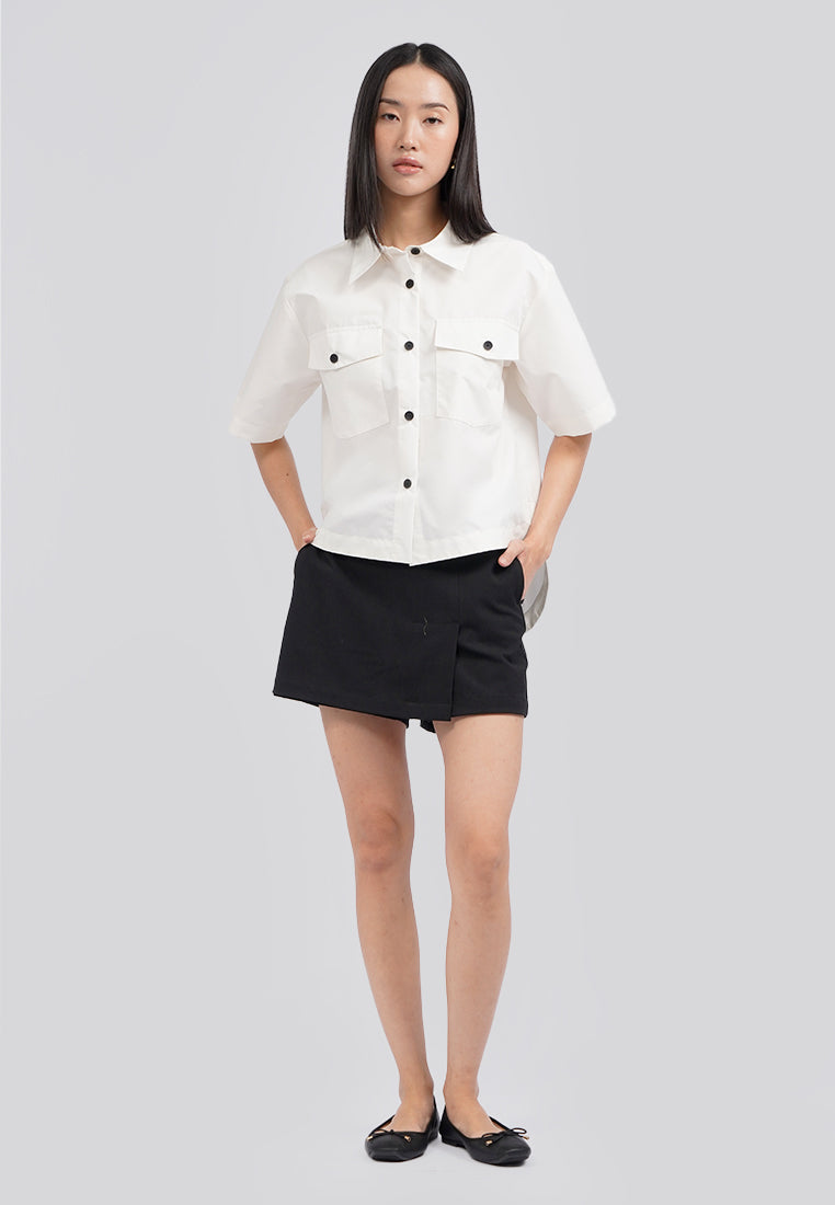 Short Sleeve Boxy Shirt with Contrast Button Off White