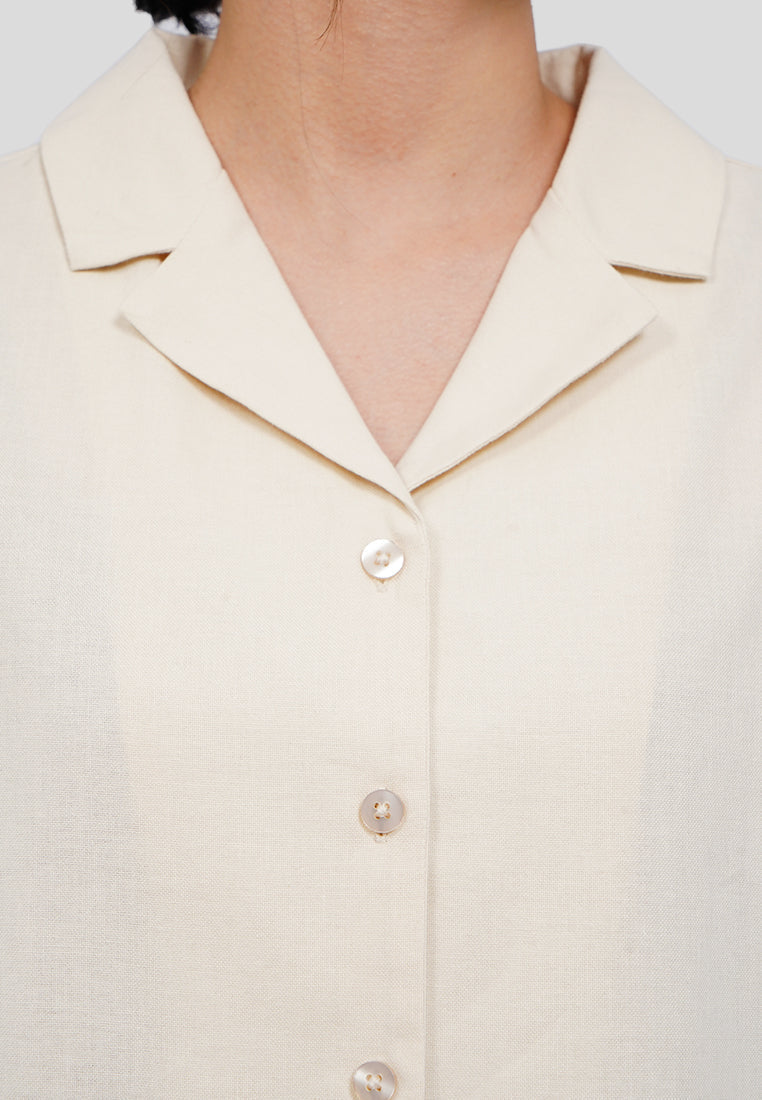 Contrast Button Cropped Blouse