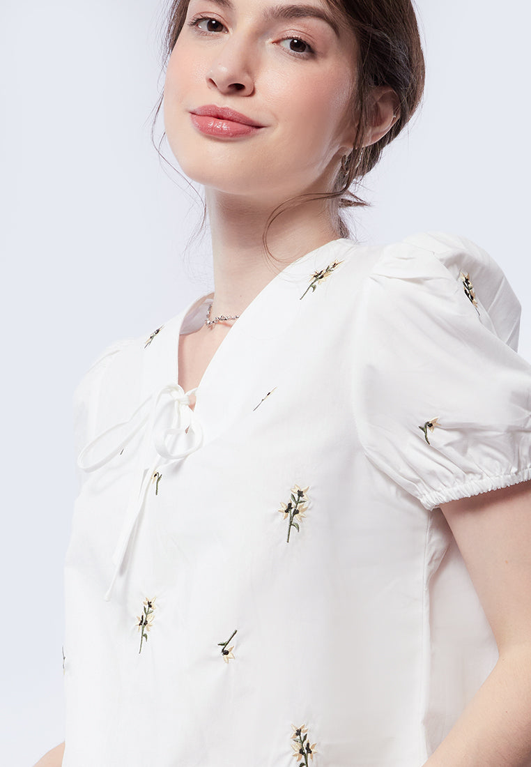Embroidered Puff Sleeve Blouse