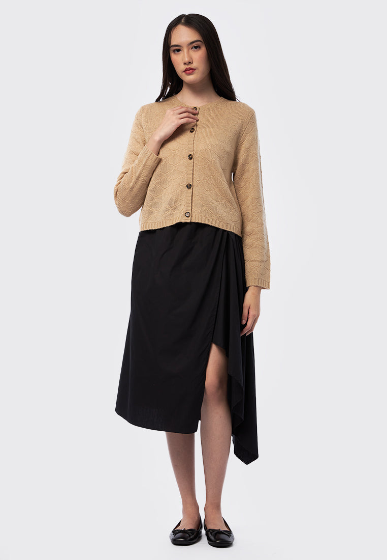 Long Sleeve Cardigan with Contrast Button