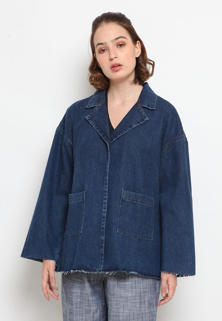 Loose denim jacket