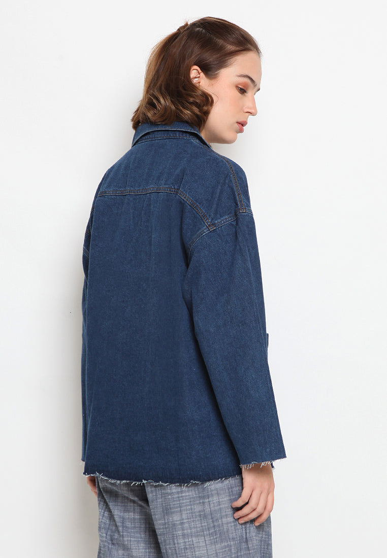 Loose denim jacket