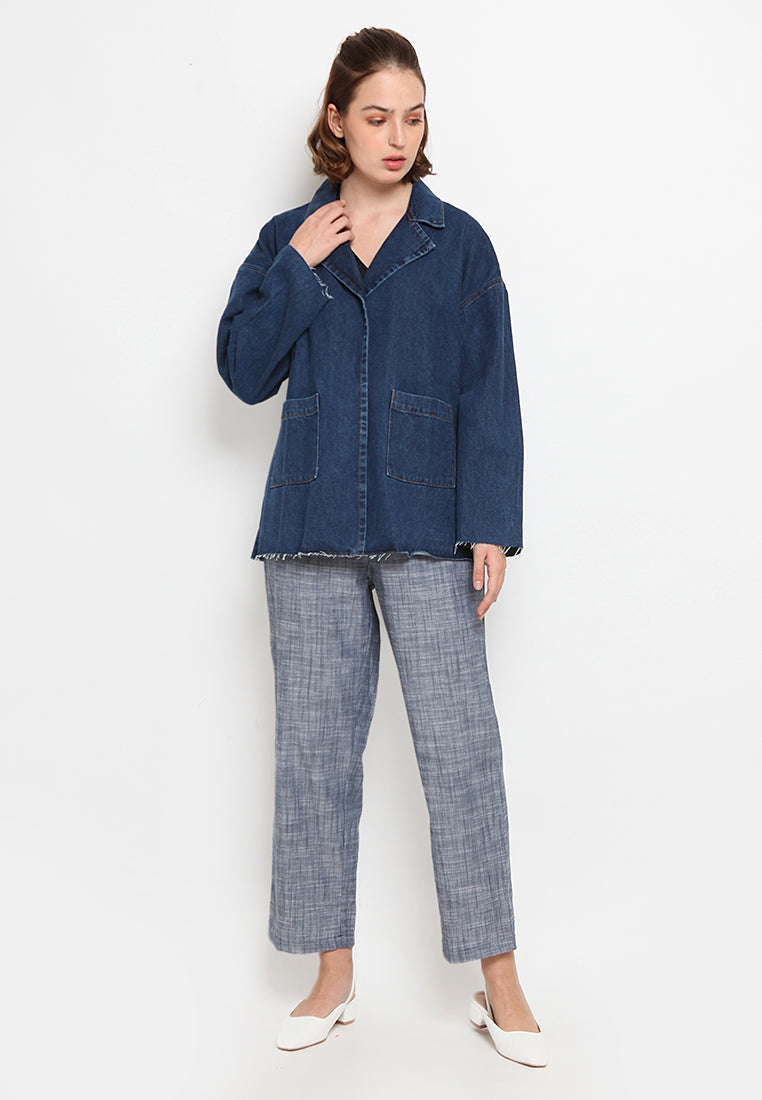 Loose denim jacket