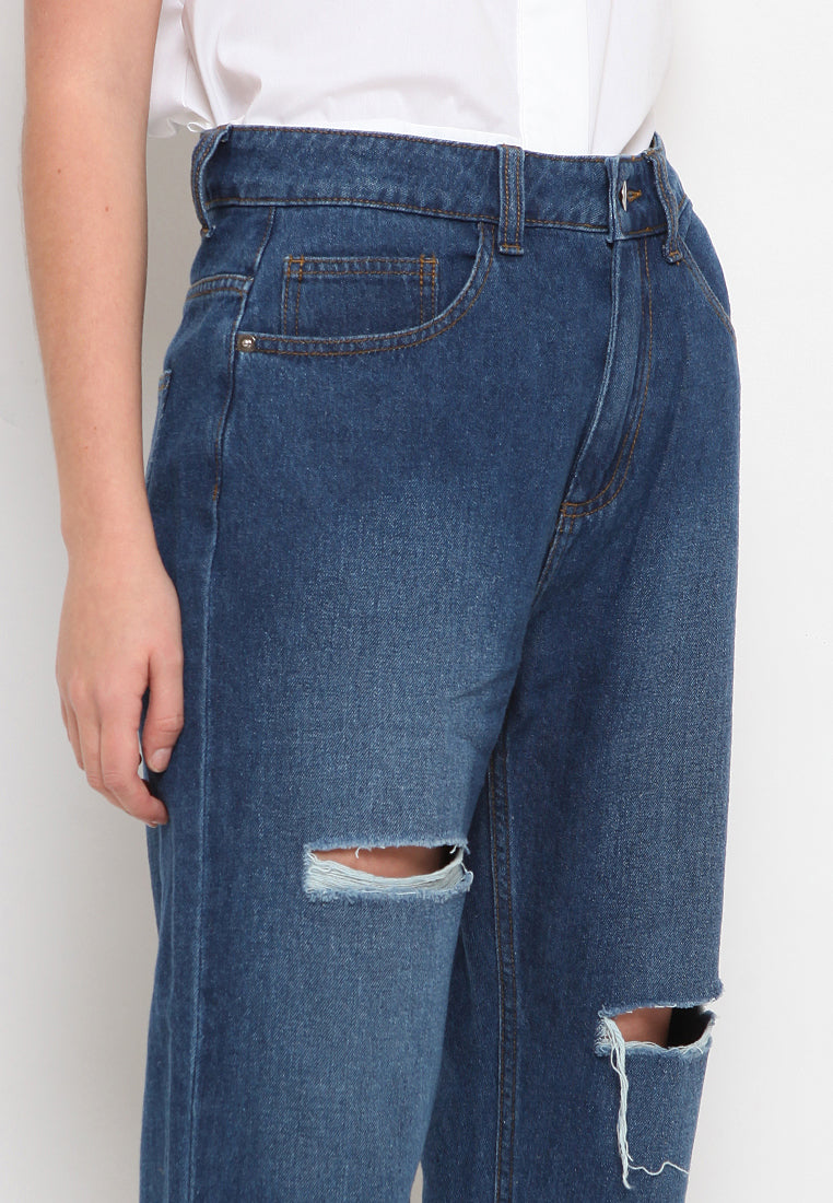 Frayed hem straight jeans
