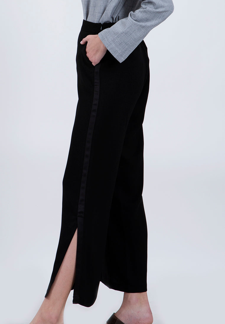 side slit trousers