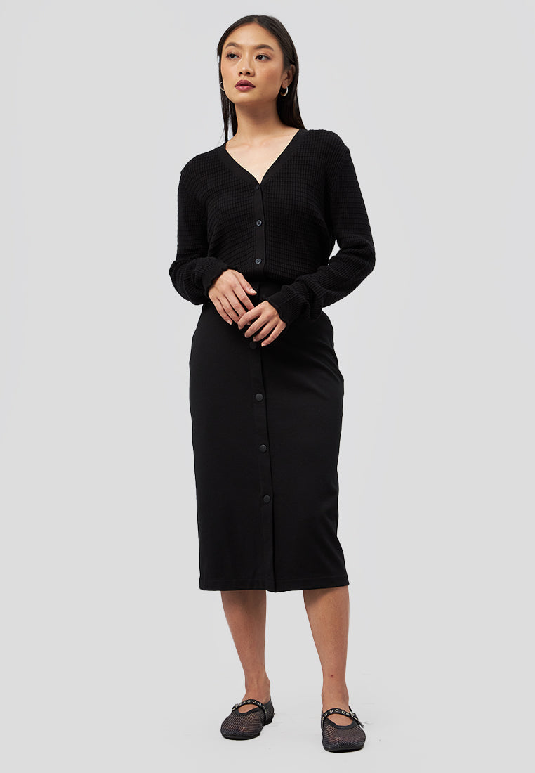 Fitted Midi Skirt with Button Black