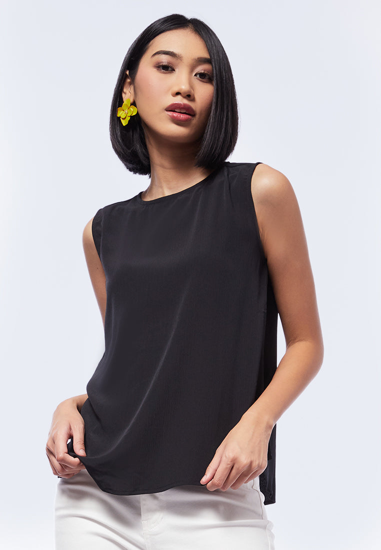 Round Neck Sleeveless Blouse