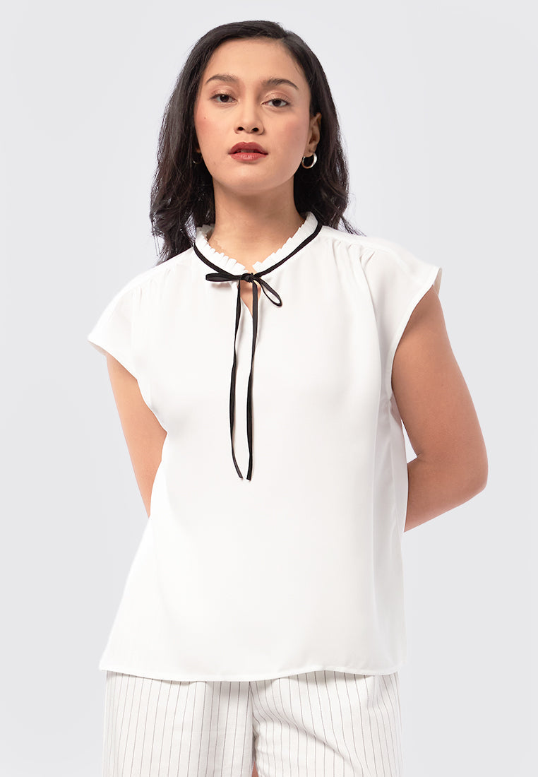 Sleeveless Top with Tie Details Off White