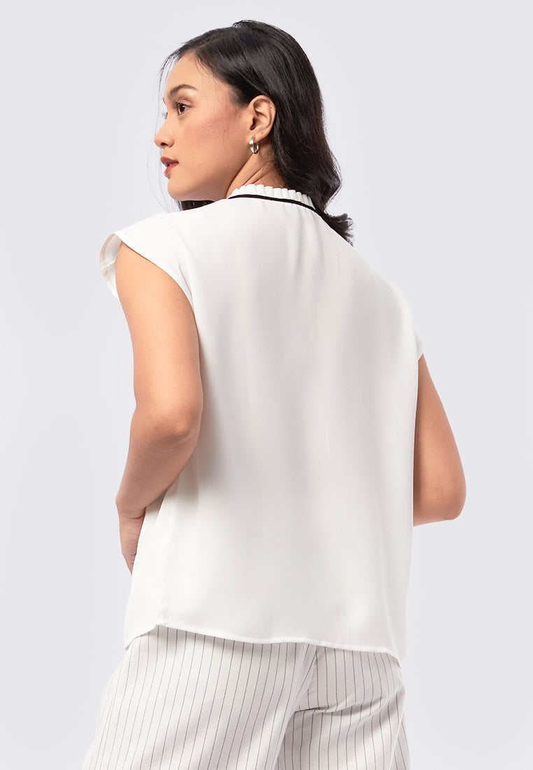 Sleeveless Top with Tie Details Off White