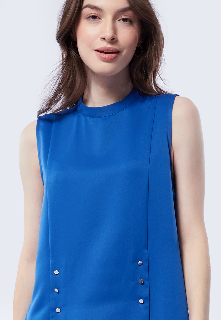 Round Neck Sleeveless Blouse