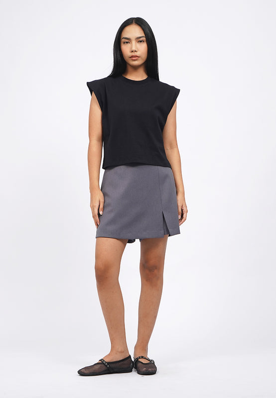 Round Neck Sleeveless T-Shirt