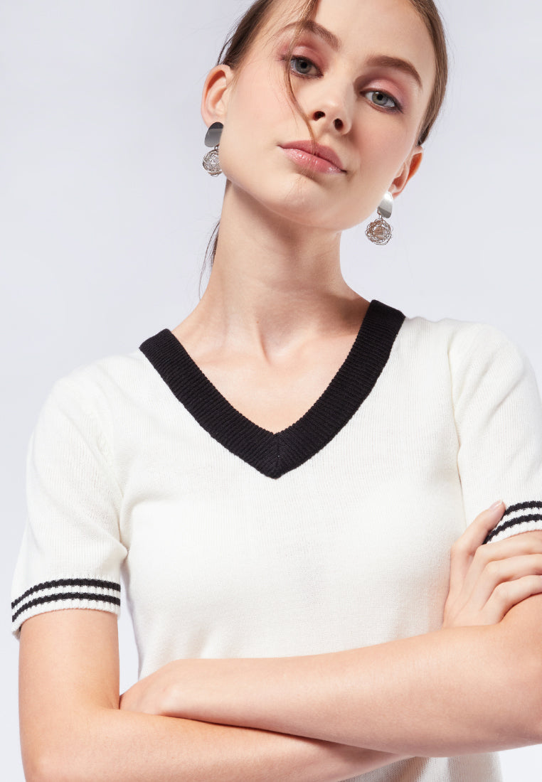 V-Neck Striped Hem Knit Top