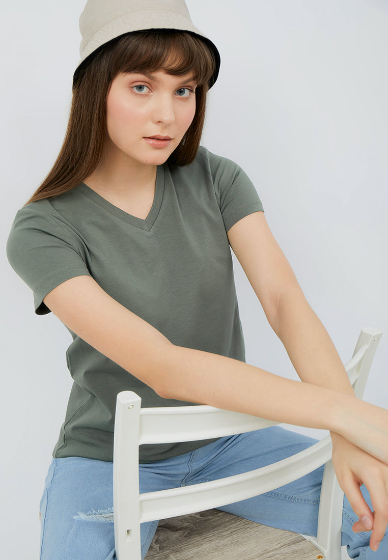 Basic V-neck T-shirt