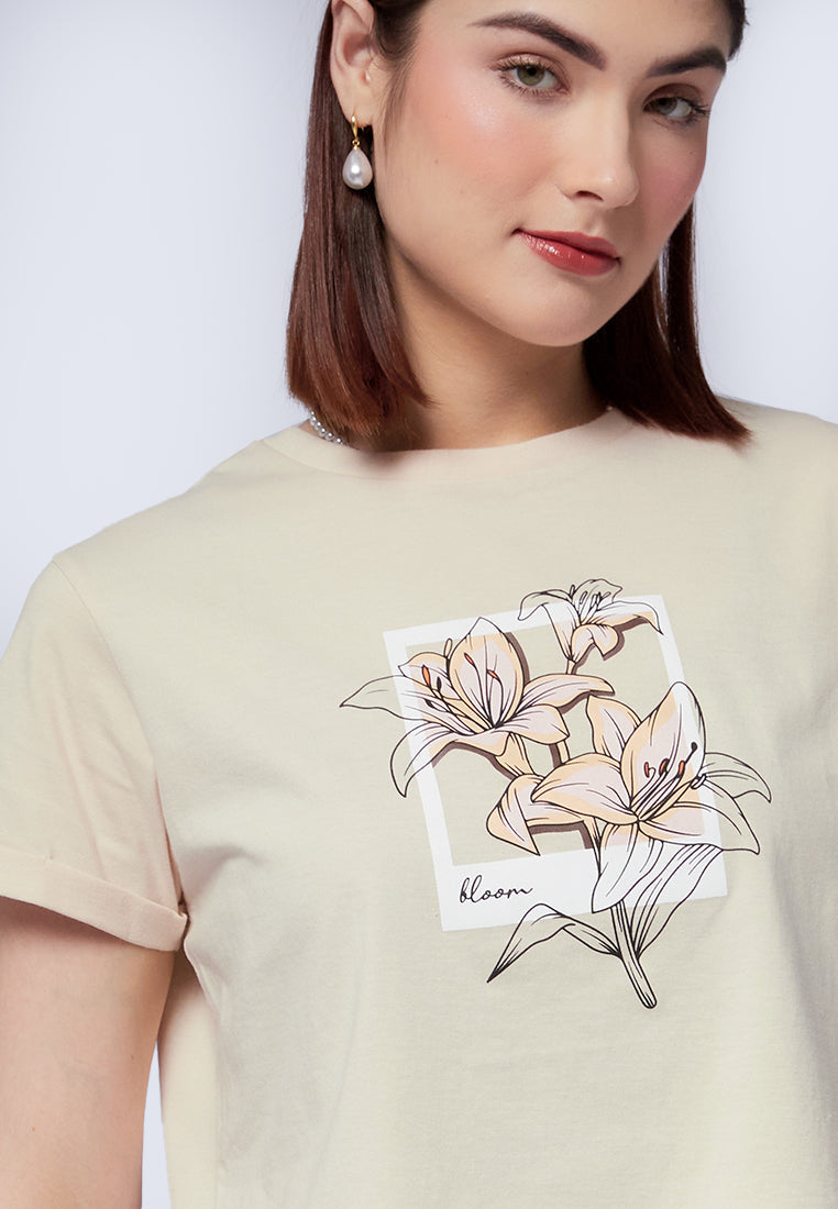 Short Sleeve Graphic Crop T-Shirt