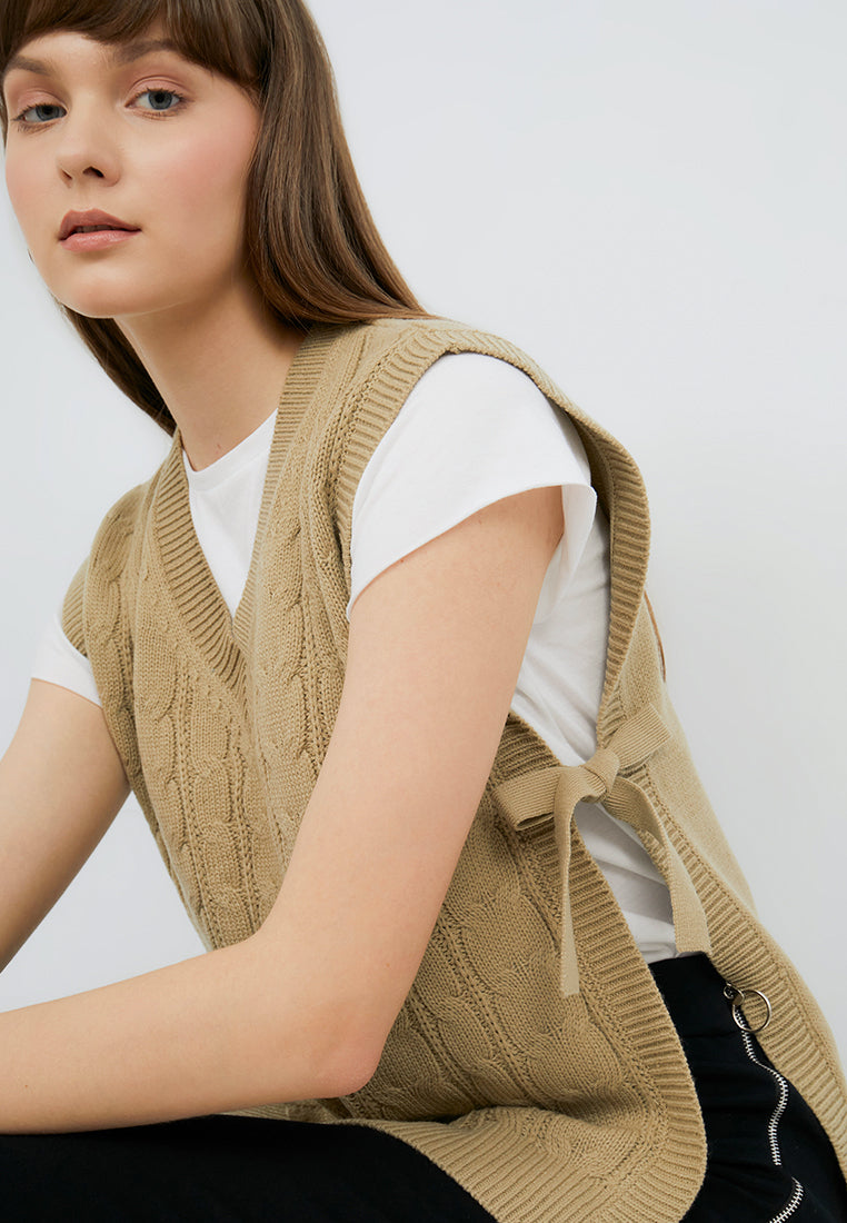 Cable Knit Sweater Vest