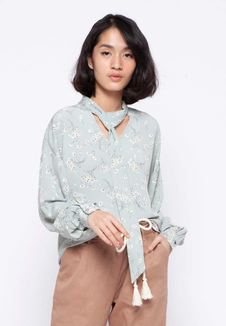 Blouse with Slip Collar Detail