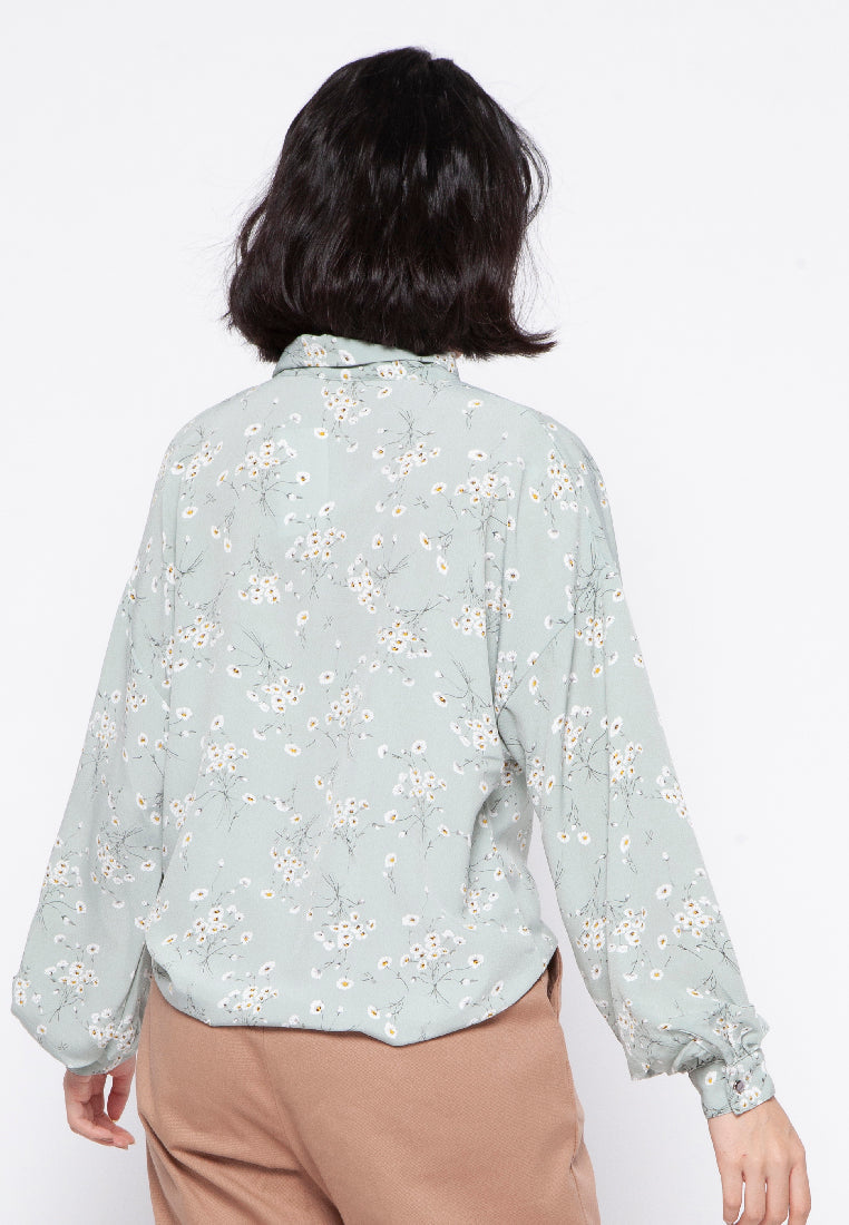 Blouse with Slip Collar Detail