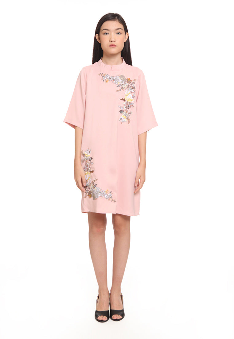 Loose Fitted Dress With Embroidery