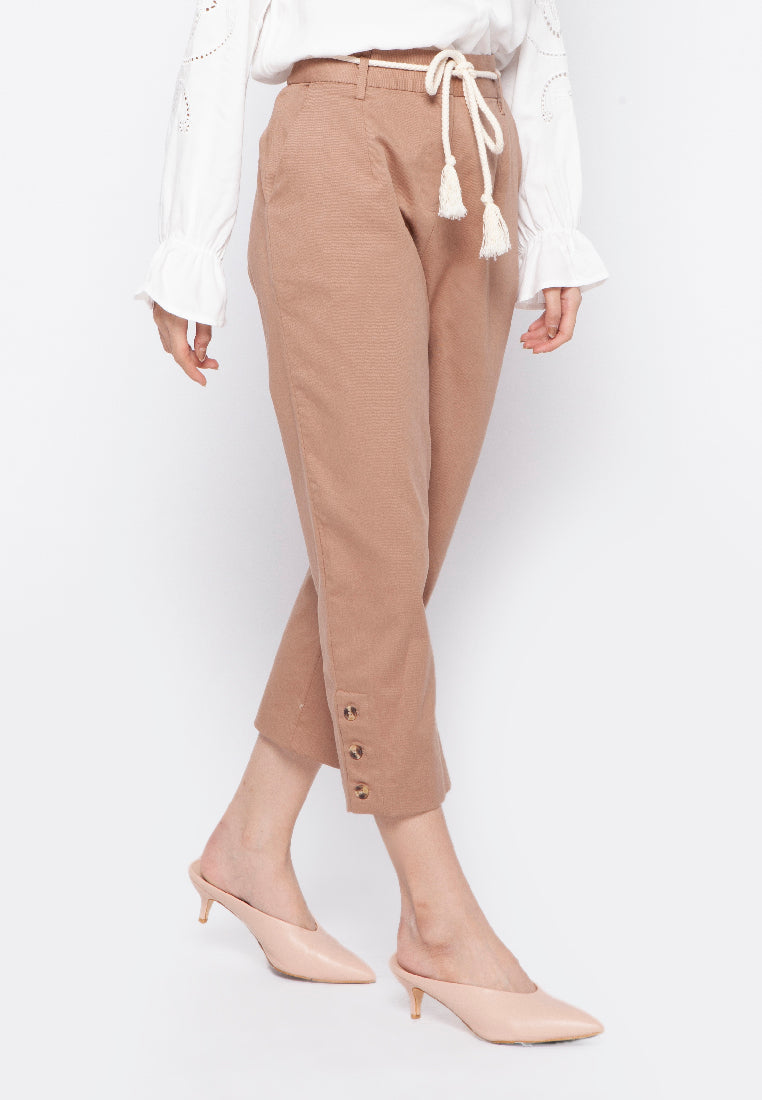 Cropped Pants with Rope Belt