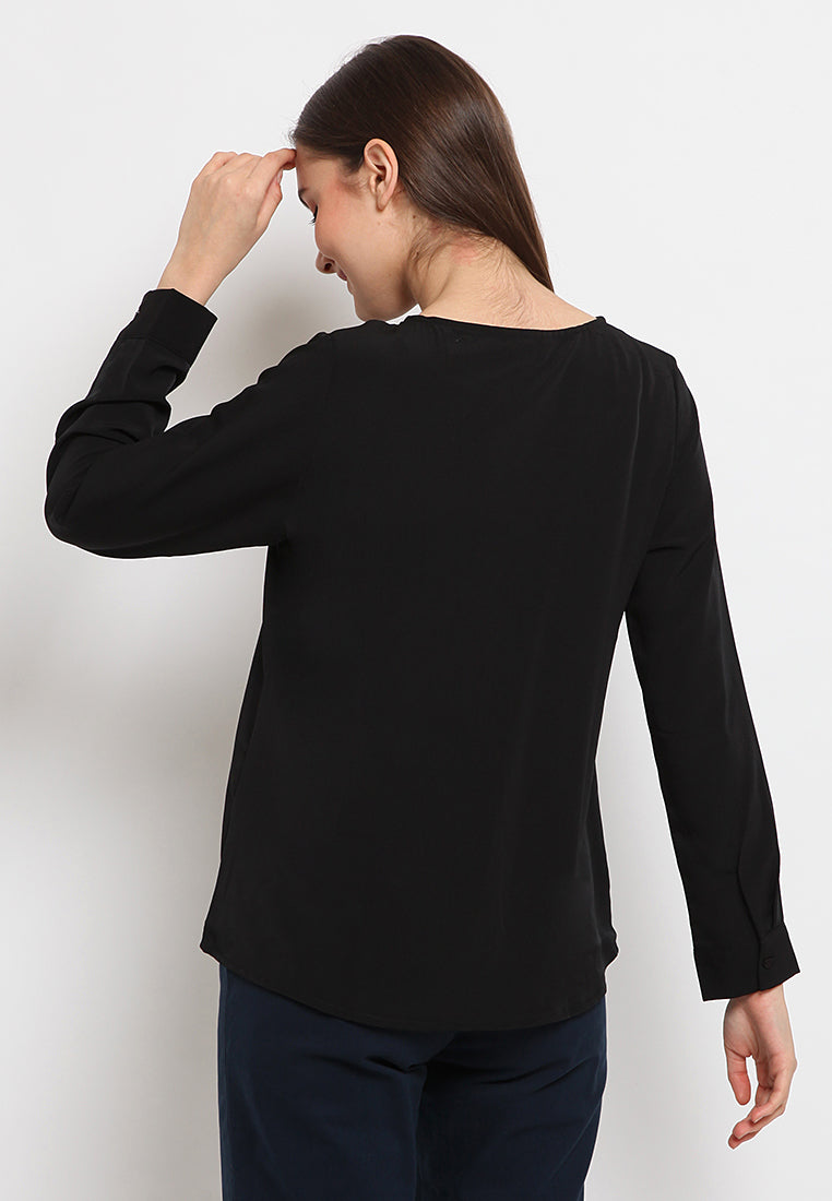 Flounced v-neck blouse