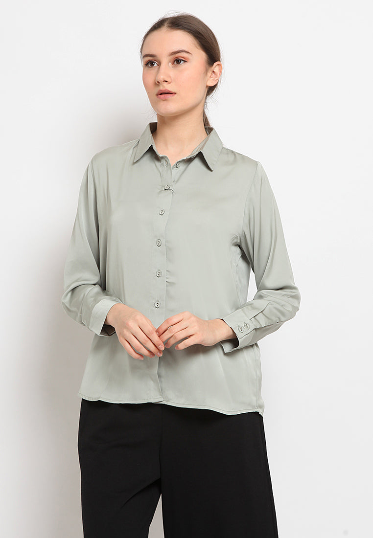 Loose fit glossy blouse