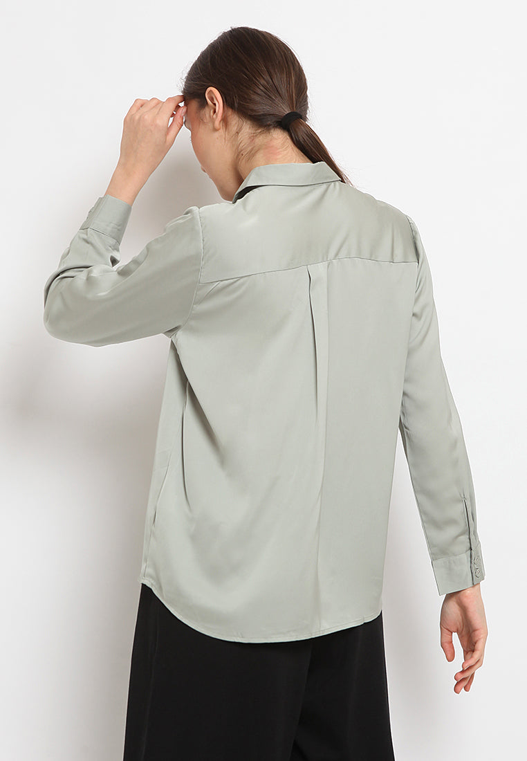 Loose fit glossy blouse