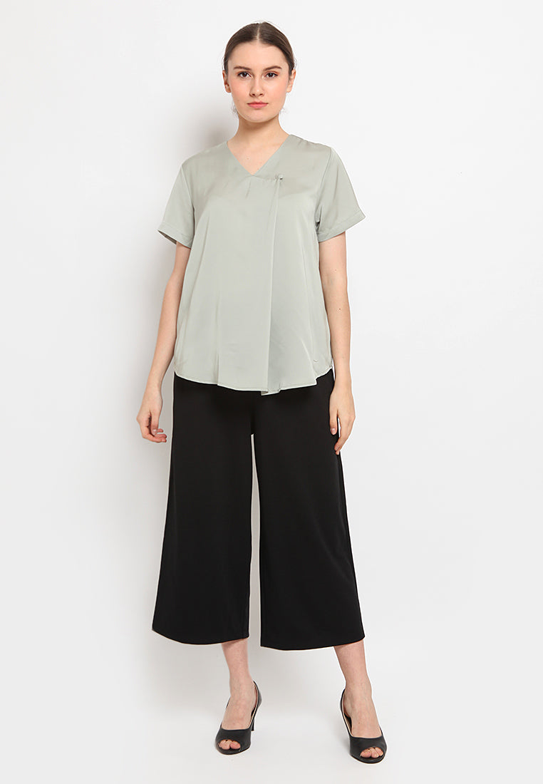Short sleeve asymmetric blouse