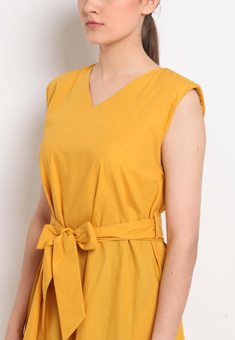 A-line dress with belt