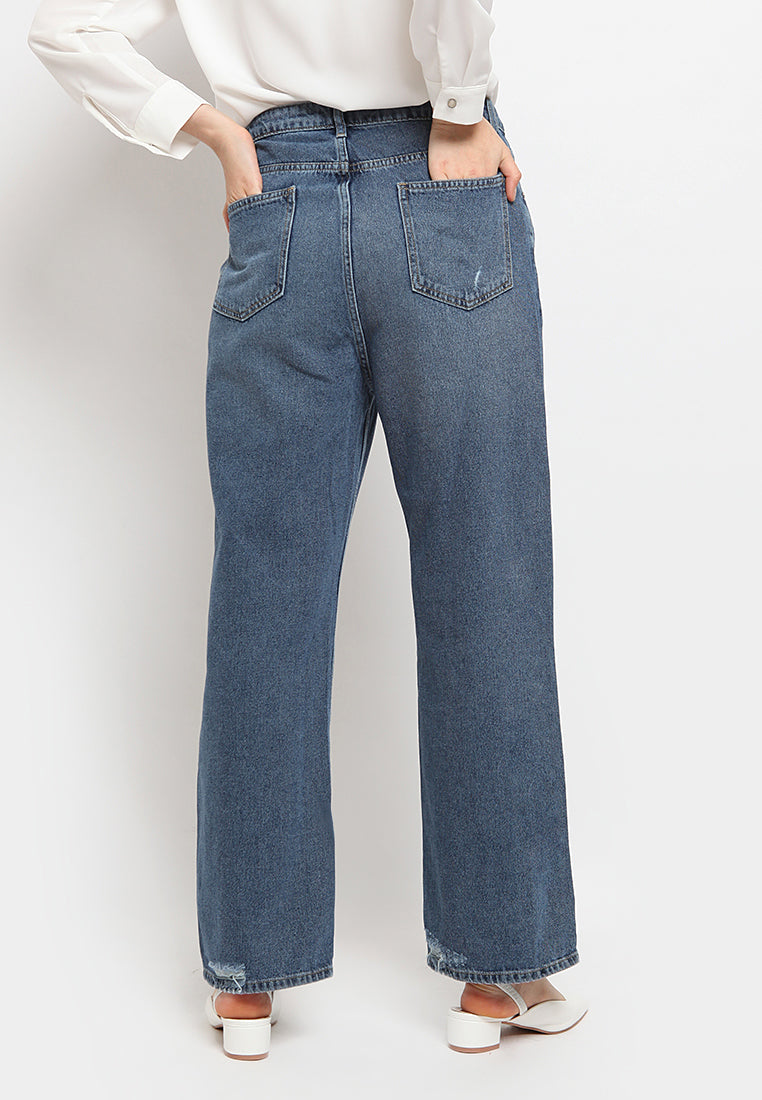 Ripped denim pants
