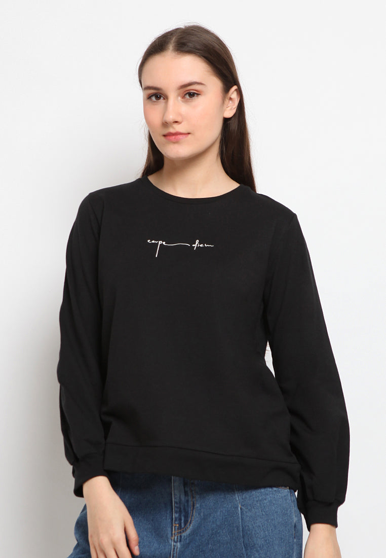 Graphic long sleeve sweatshirt