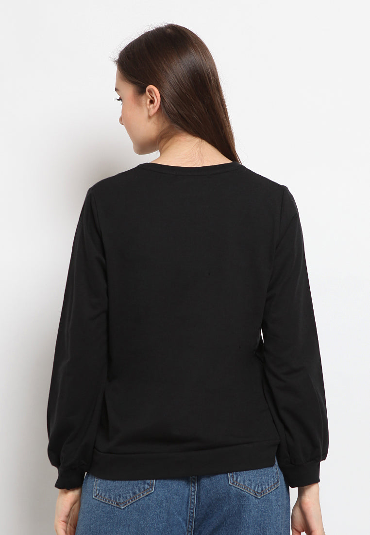 Graphic long sleeve sweatshirt