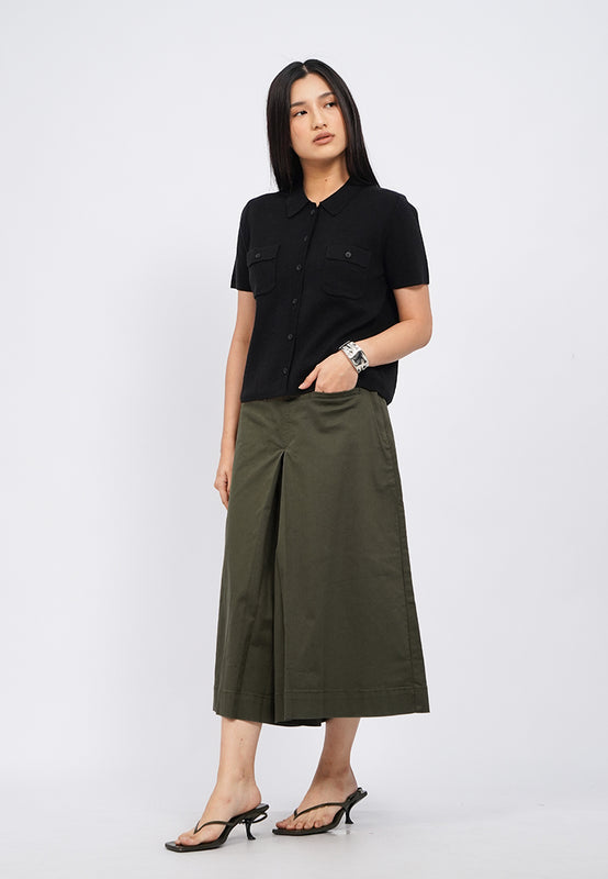 Double Pocket Collared Knit Top