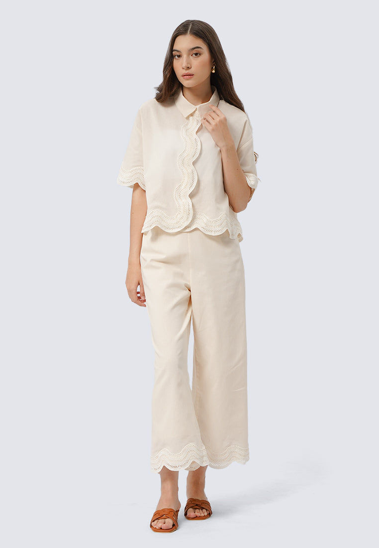 Scallop Details Short Sleeve Blouse
