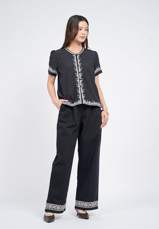 Round Neck Embroidery Blouse