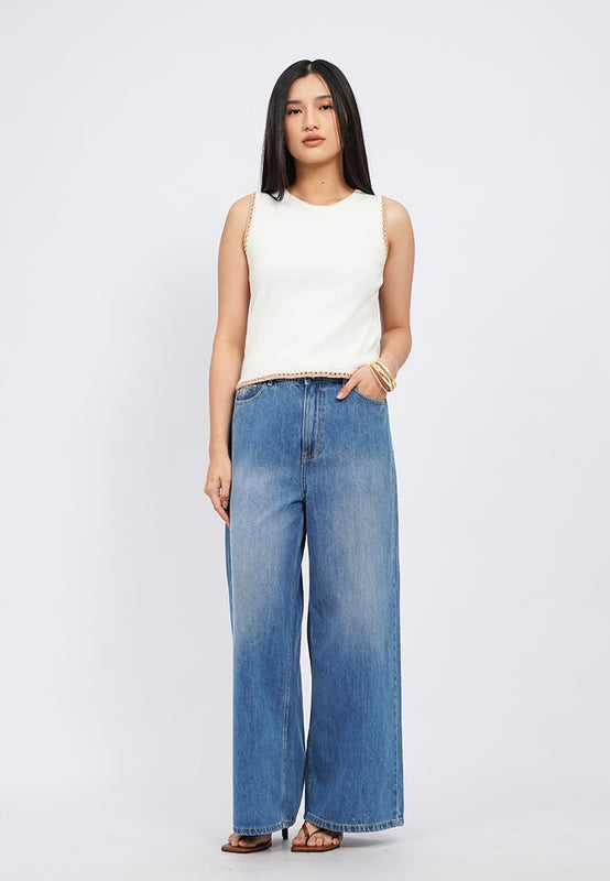 Round Neck Sleeveless Knit Top