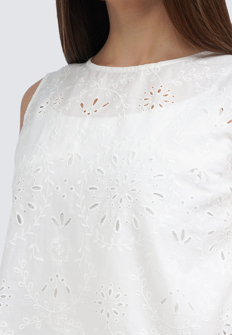 Round Neck Eyelet Sleeveless Blouse