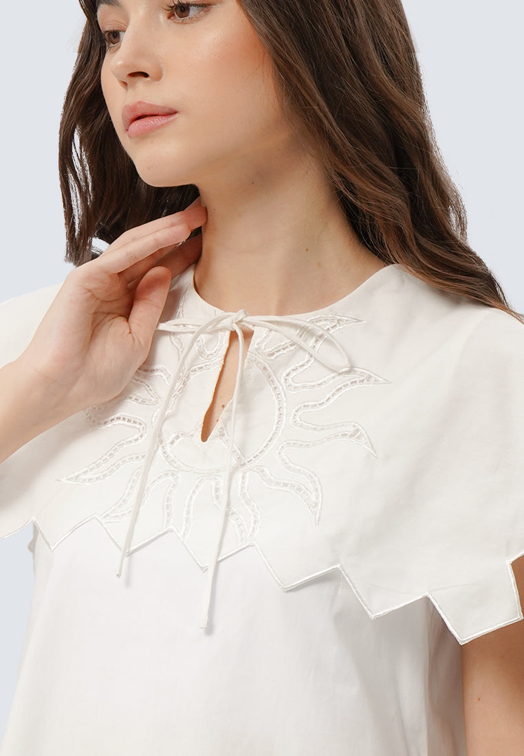 Embroidered Sleeveless Blouse