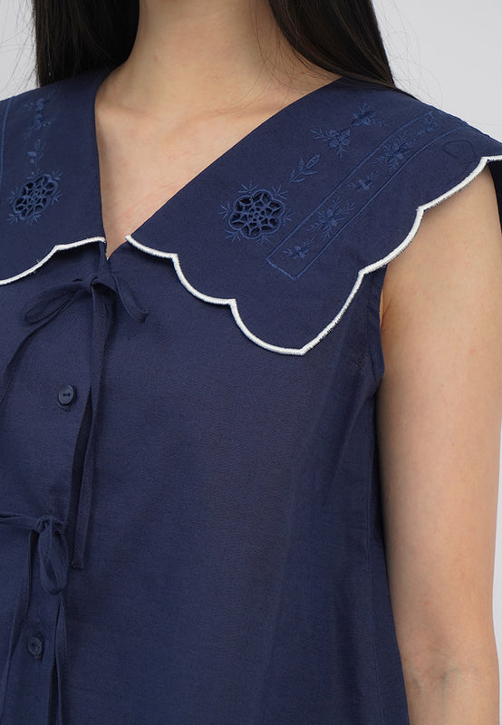 Embroidered Collar Sleeveless Blouse