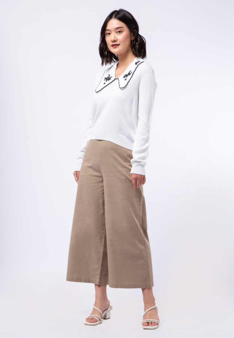 Sweater with Embriodered Collar