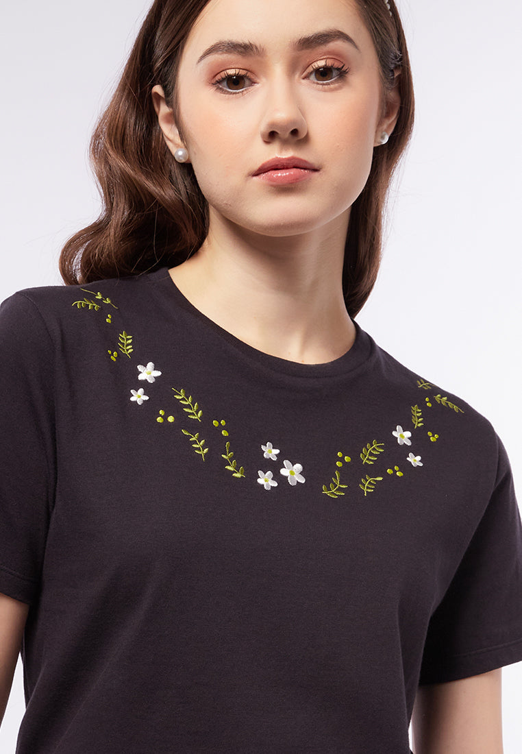 Embroidered Short Sleeve T-Shirt