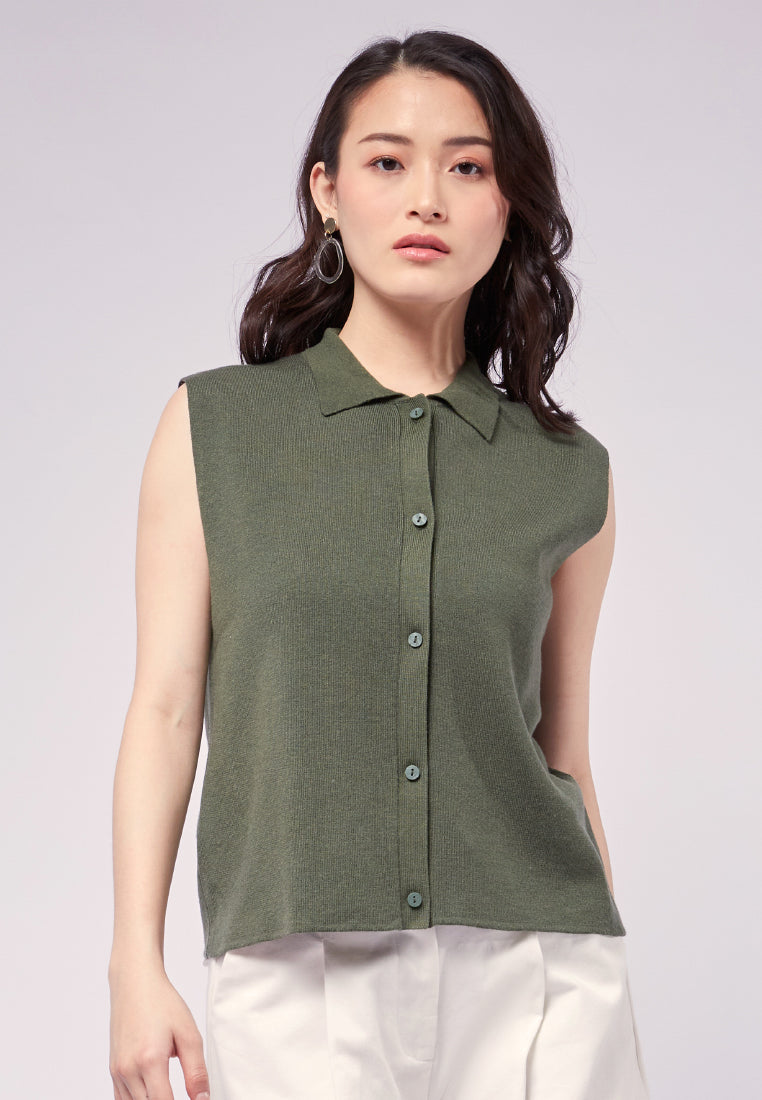 Sleeveless Knit Top with Collar