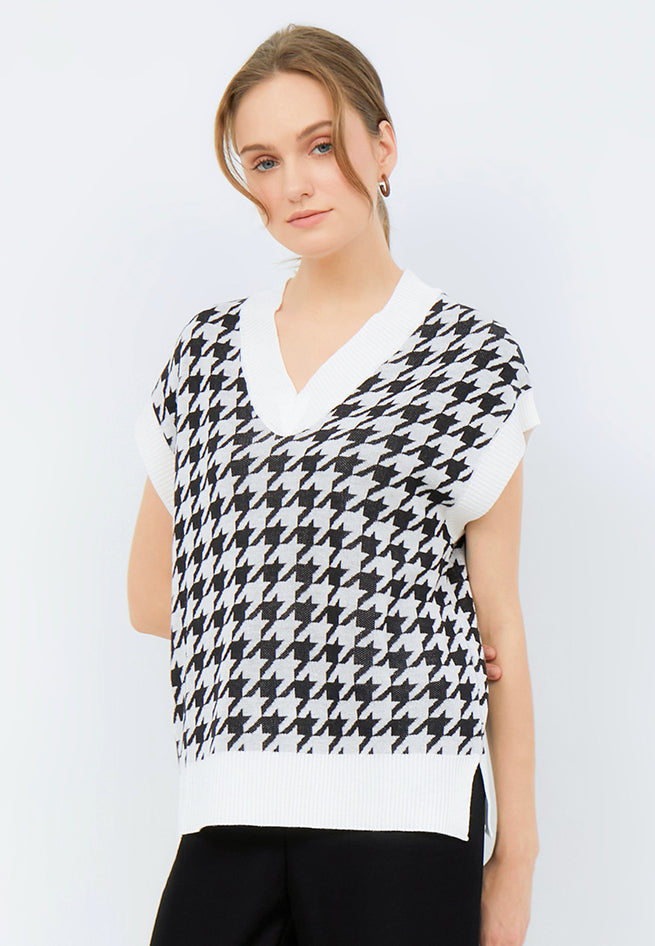 Houndstooth Knit Vest