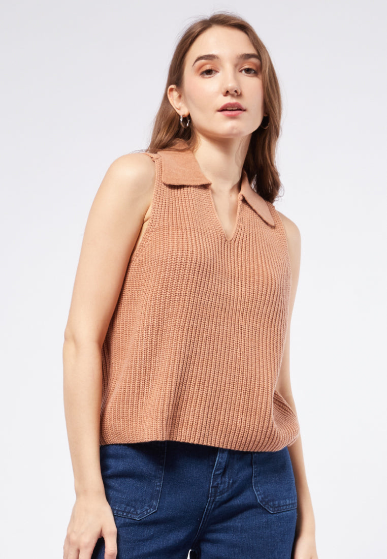 Sleeveless Top with Polo Collar